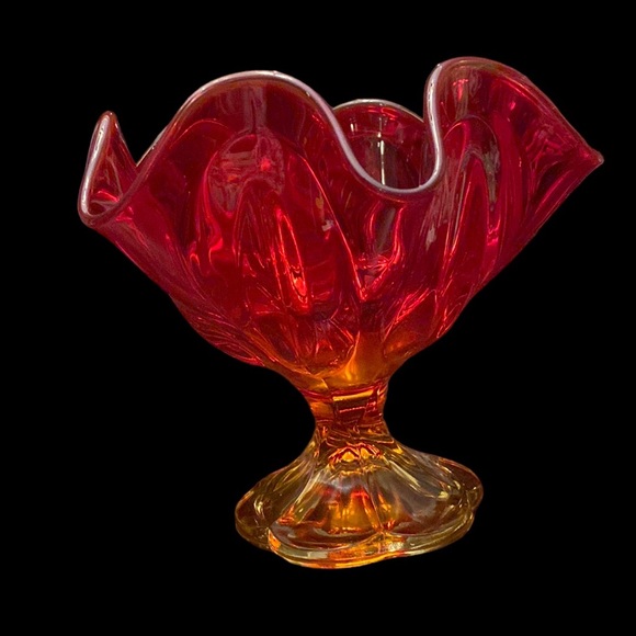 Vintage ~ L.E. Smith Glass ~ Simplicity 6 Petal Footed Vase ~ Amberina Flame - Picture 7 of 9